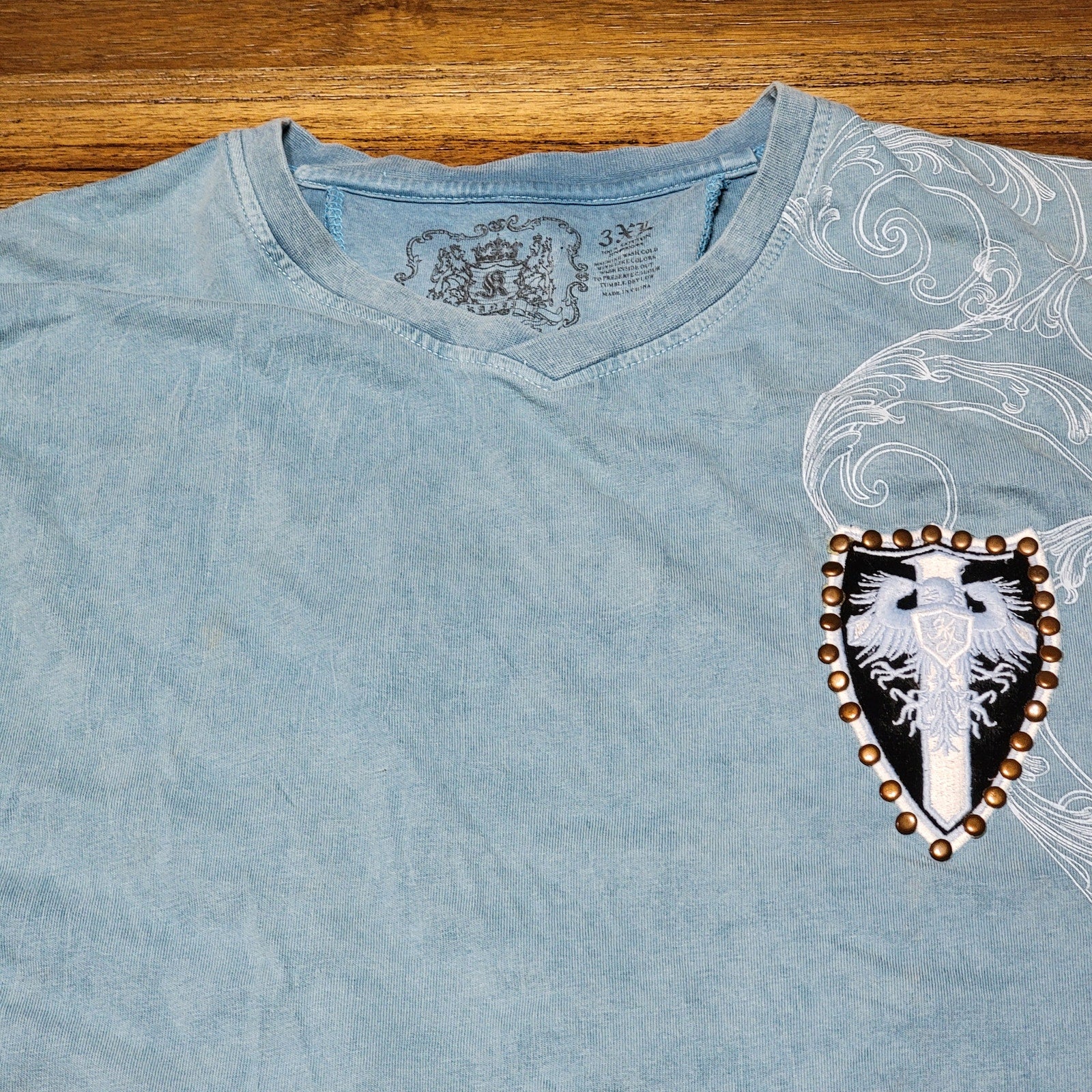 Light Blue Unisex Tee w/ Bling & Gold Crest - Size 3XL*