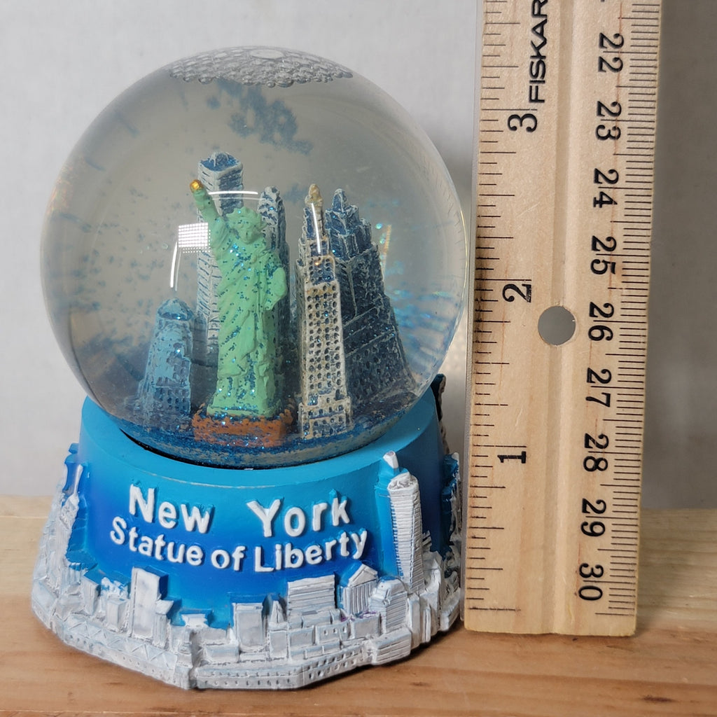 Blue & White New York Statue Of Liberty Glitter Globe