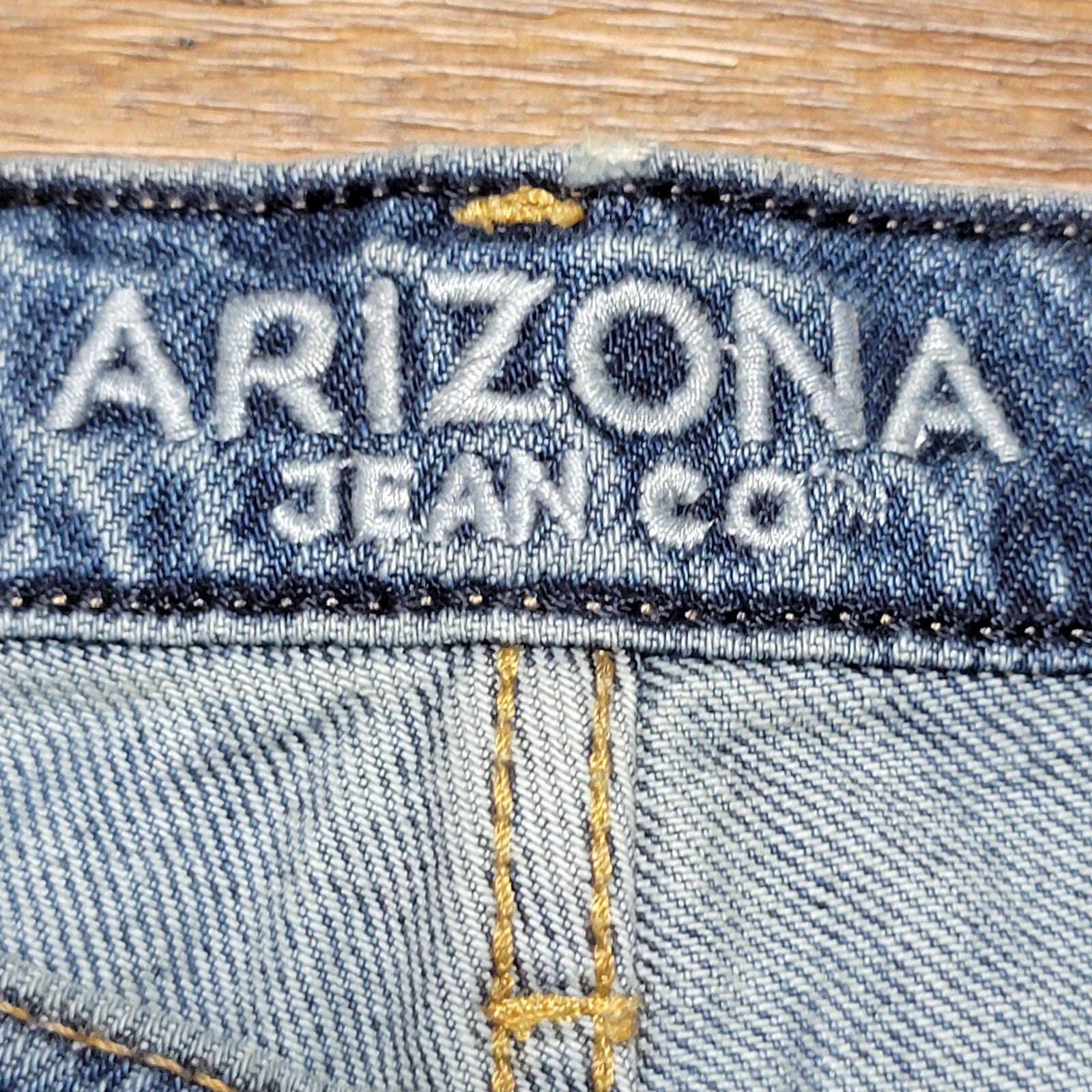 Arizona Jean Co Super Low-Rise Straight Denim Jeans w/ Stars - Size 6