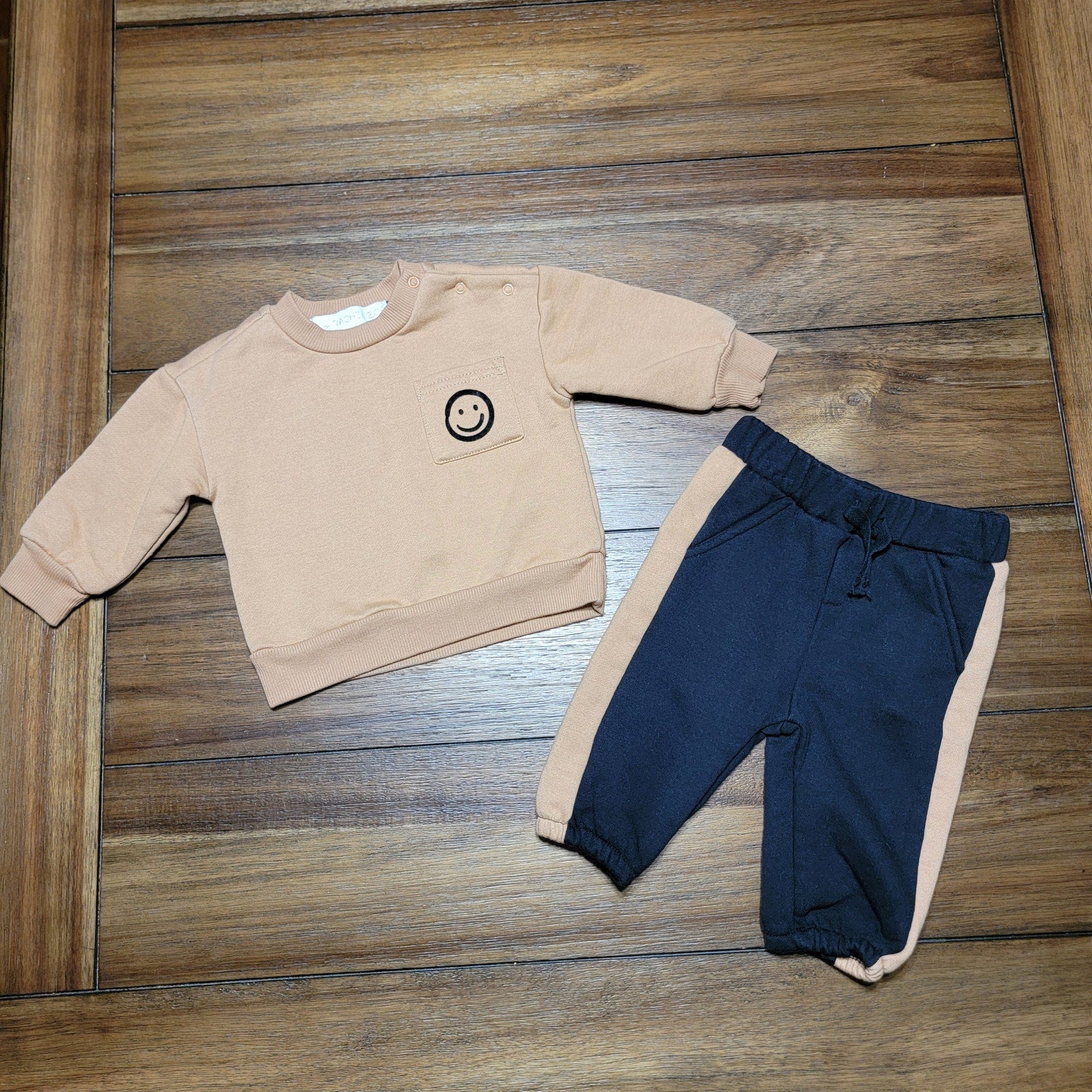 2 Pc RZ by Rachel Zoe Infant Black & Tan Jogger Set w/ Pocket & Smile -Size 3/6M
