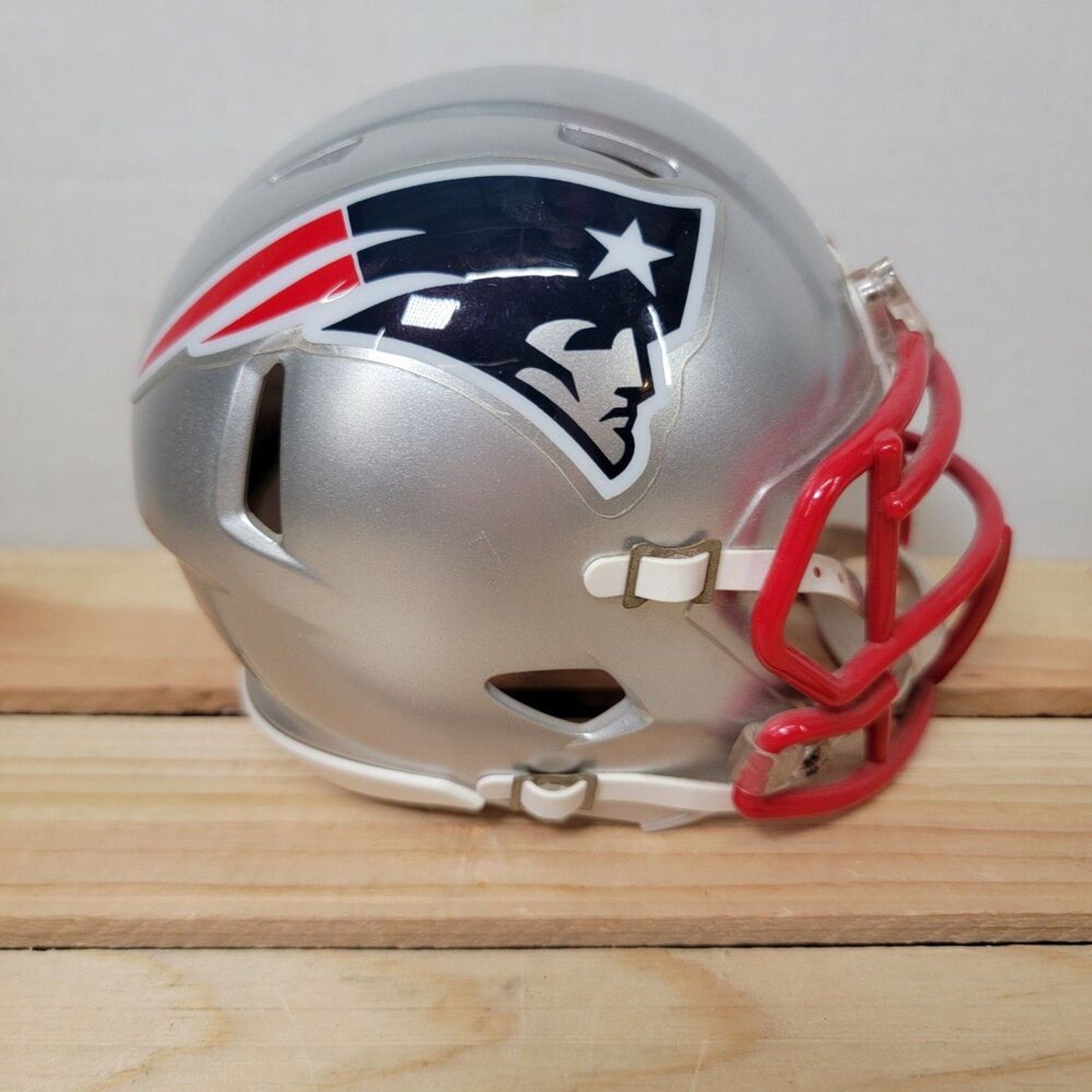 New England Patriots Collector Set: Banner, Flag & Mini Helmet