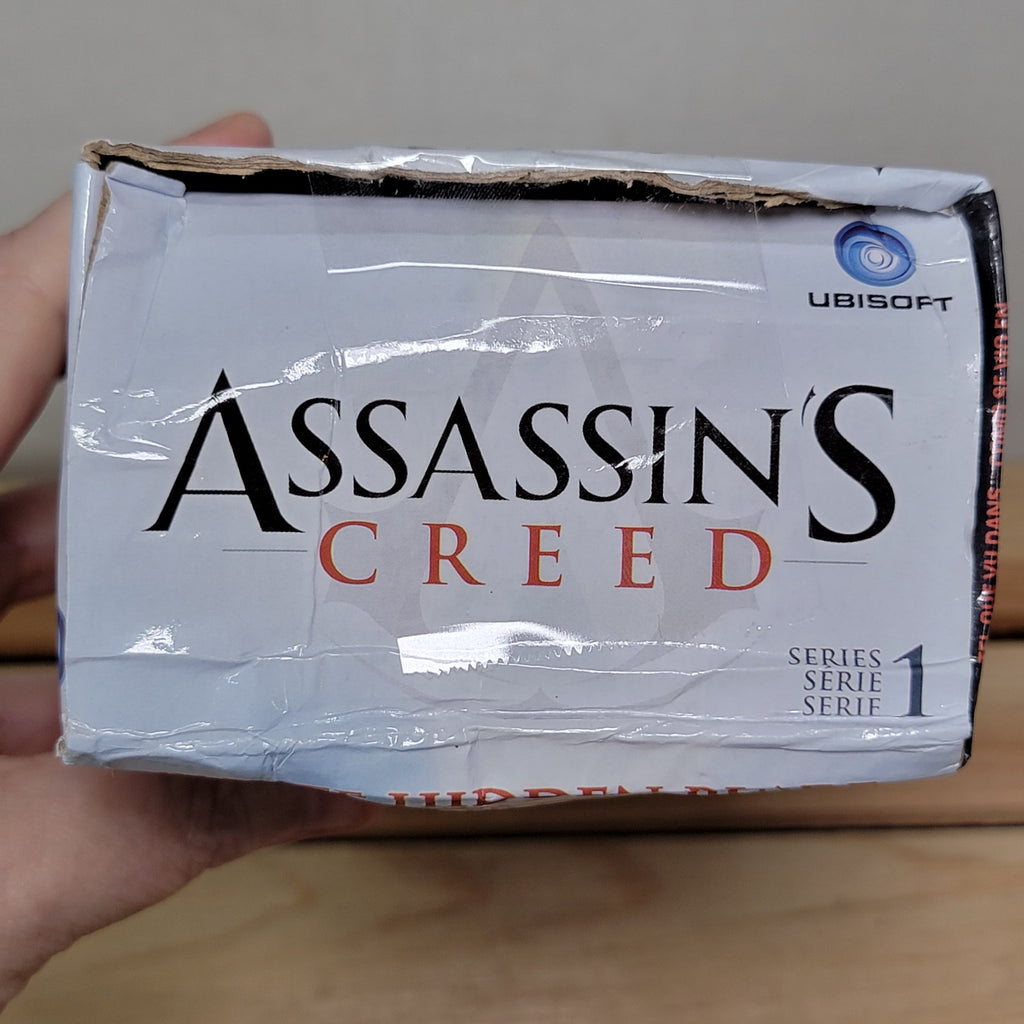 Assassins Creed Pirate Hidden Blade w/ Gauntlet & Skull Buckle
