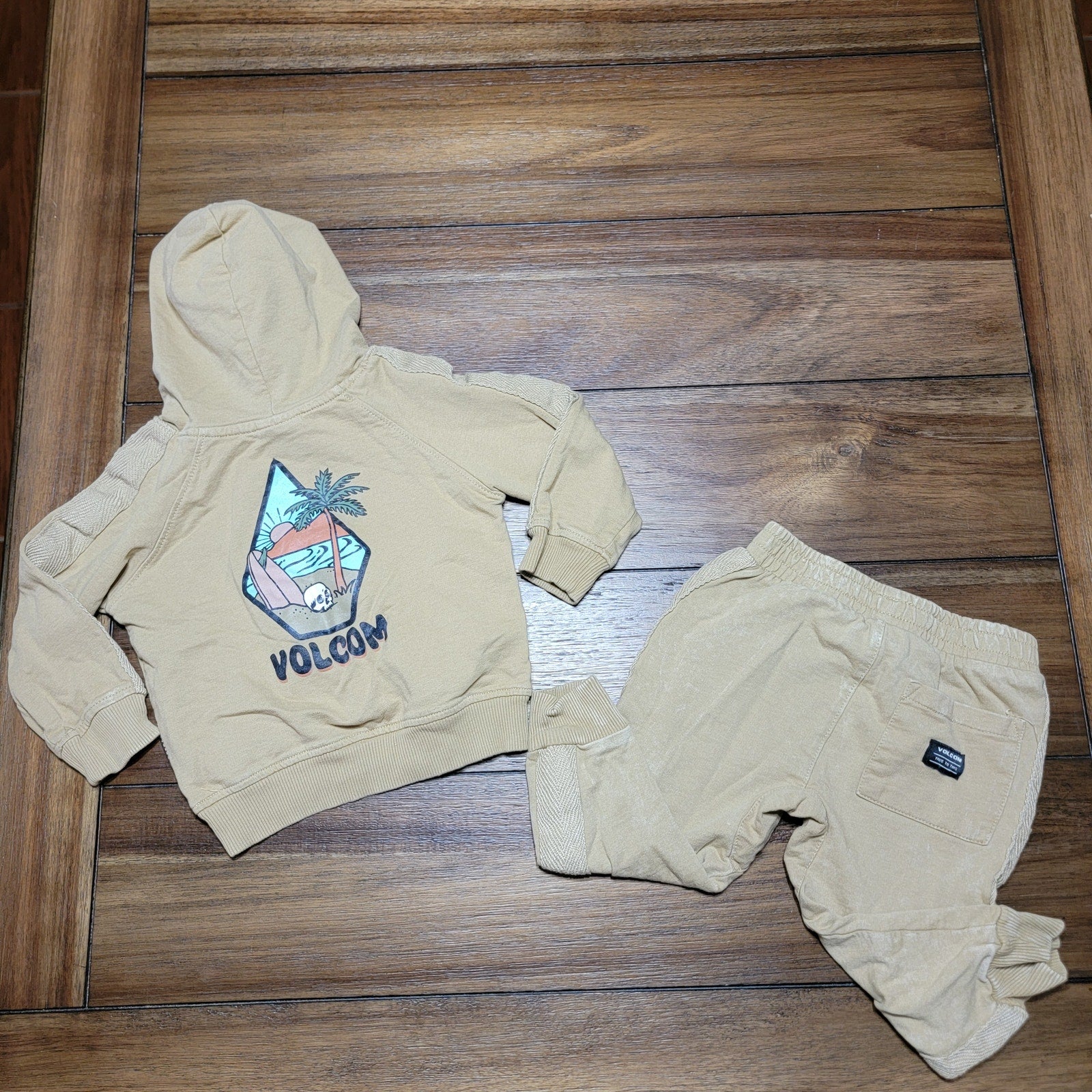 2 Pc Volcom Infant Pant & Matching LS Hooded Island Skull Shirt Set  - Size 18M