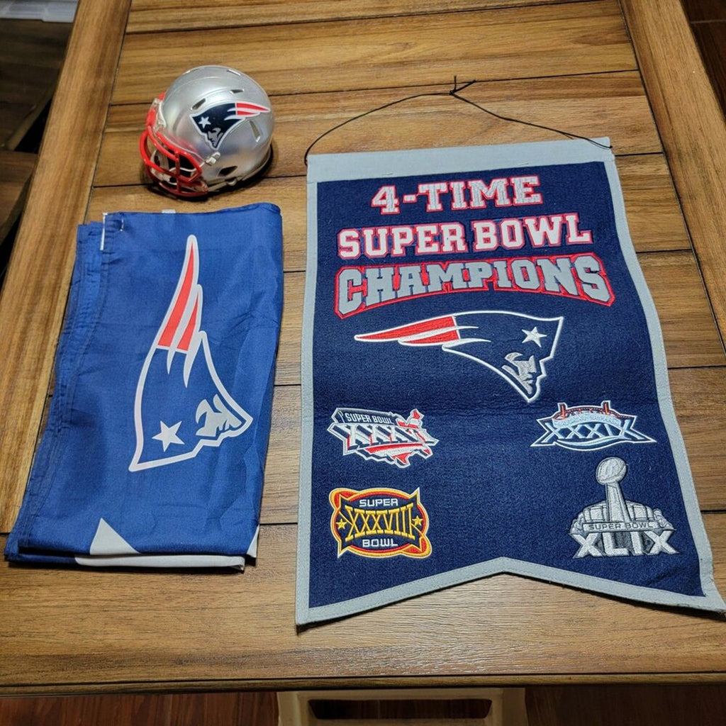 New England Patriots Collector Set: Banner, Flag & Mini Helmet