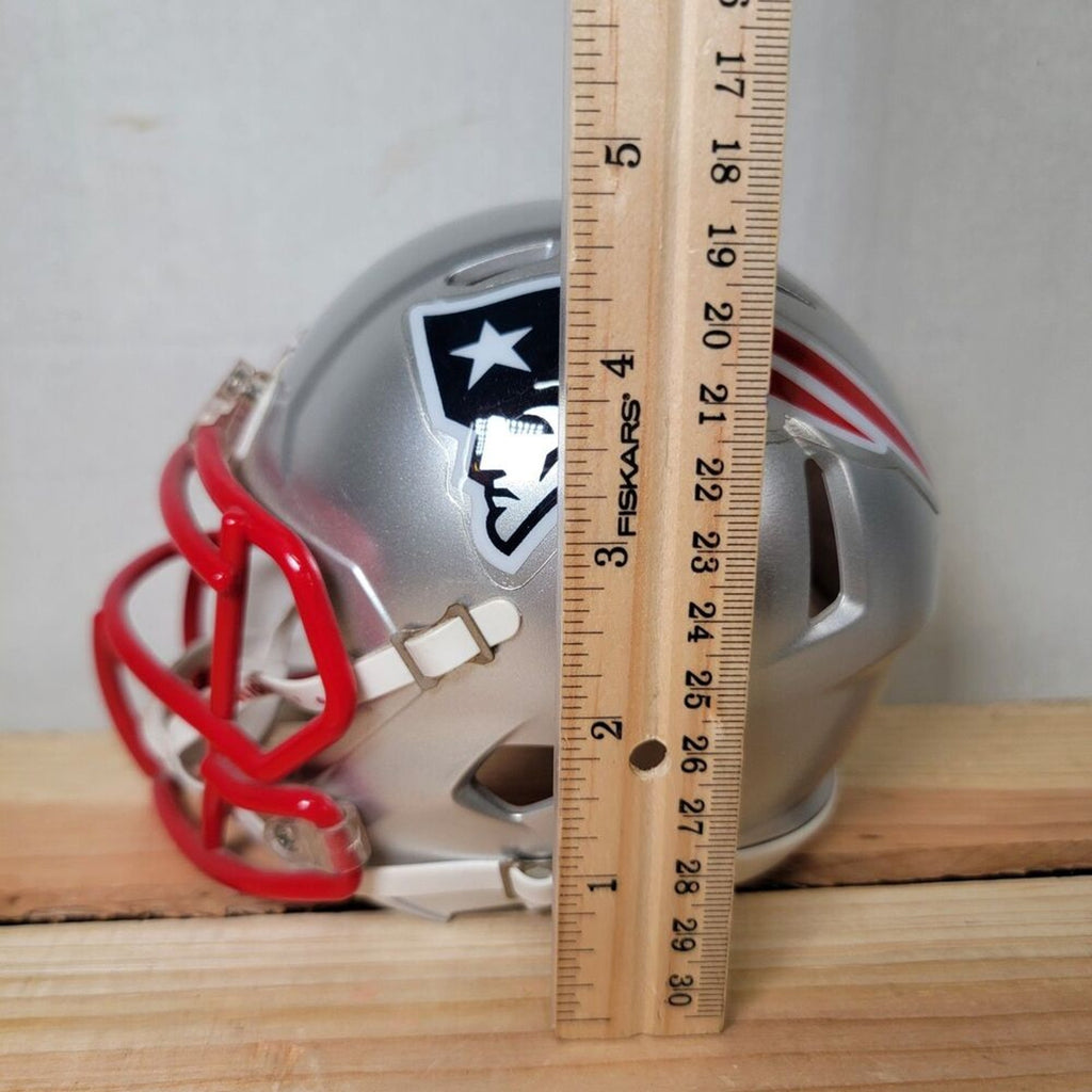 New England Patriots Collector Set: Banner, Flag & Mini Helmet