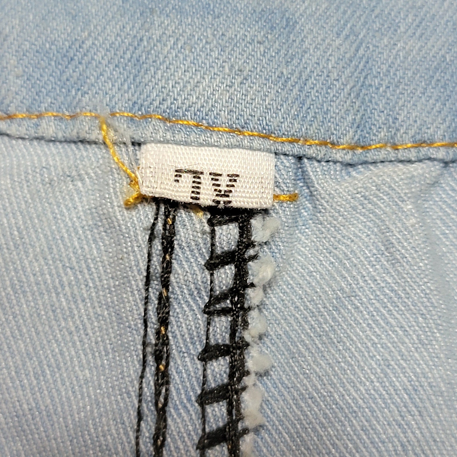 Thin Blue Denim Jeans w/ Black See-Through Lace on Side Legs - Size XL