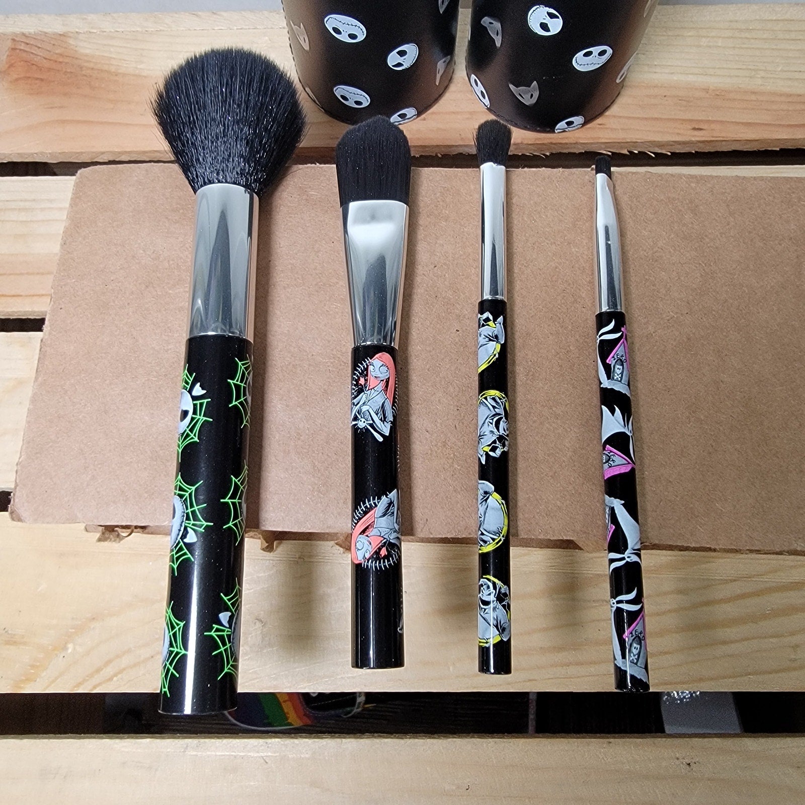 Set of 4 Nightmare Before Christmas Make-Up Brushes in Holder Tube