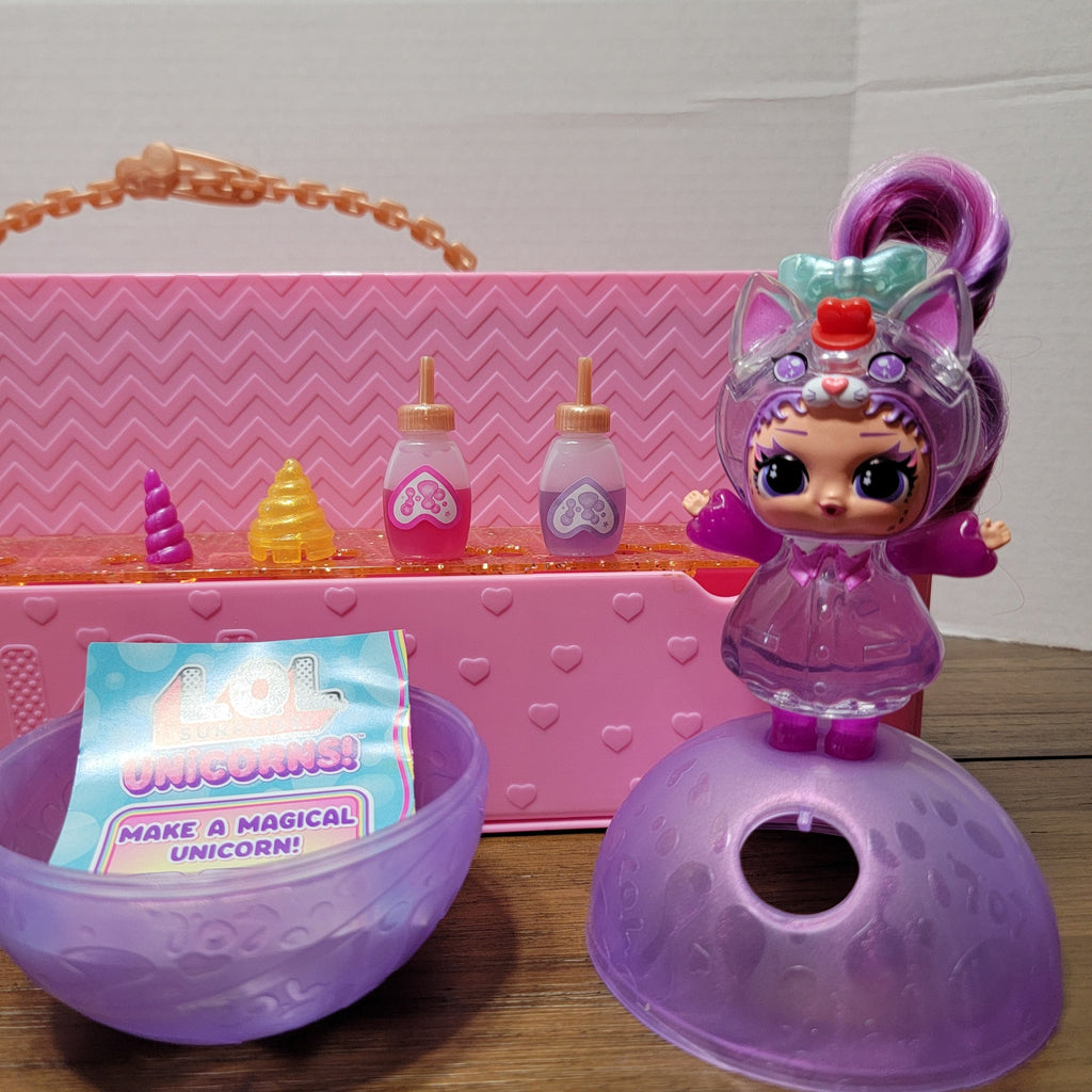 LOL Surprise Carrying Case + Set of 5 LOL Dolls (NEW)