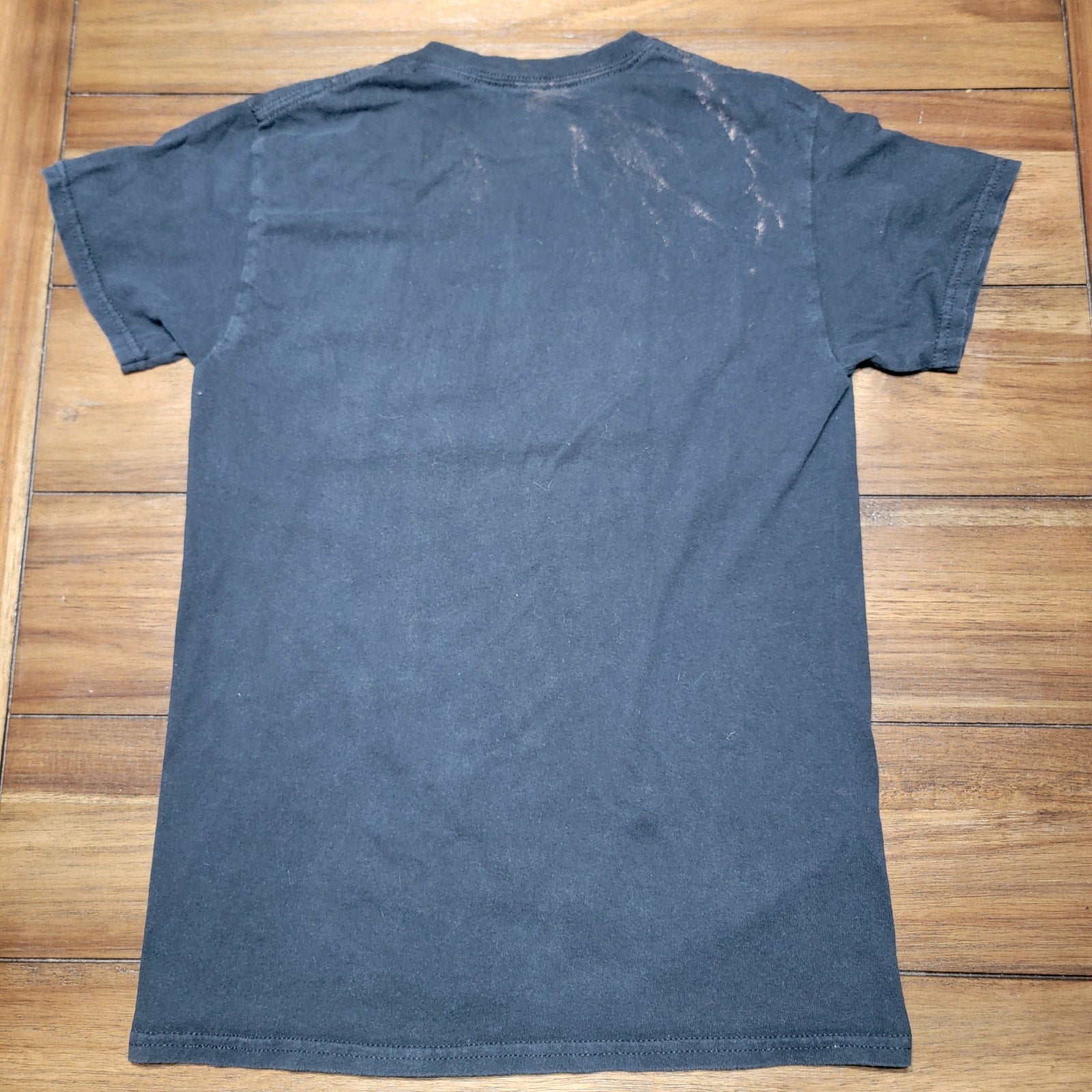 2Pac Black Unisex Tee Side Profile Flip Off - Size Small