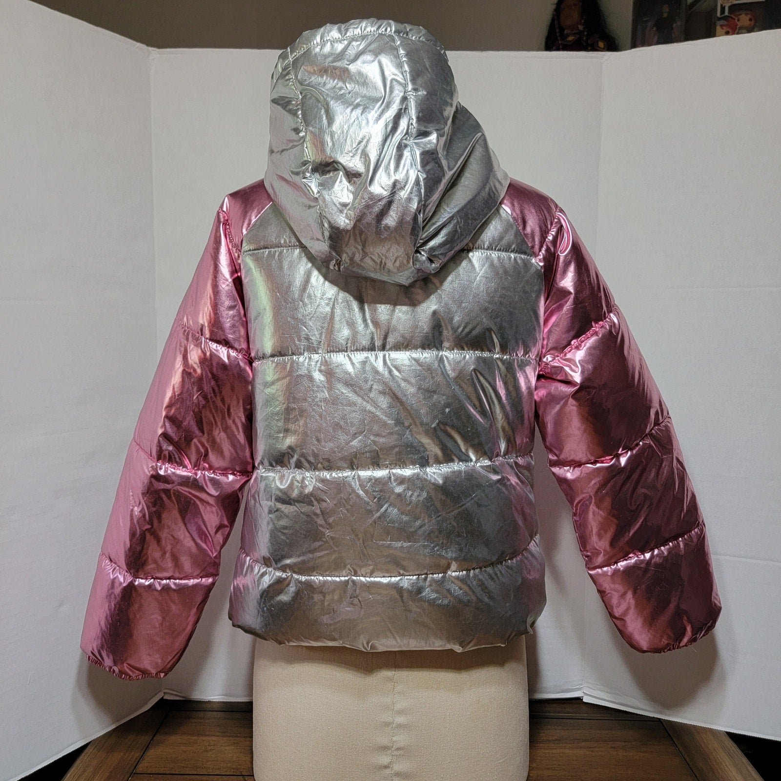 Old Navy Girls Full Zip Hooded Silver / Pink Shimmer Puffer Coat - XL (14-16)