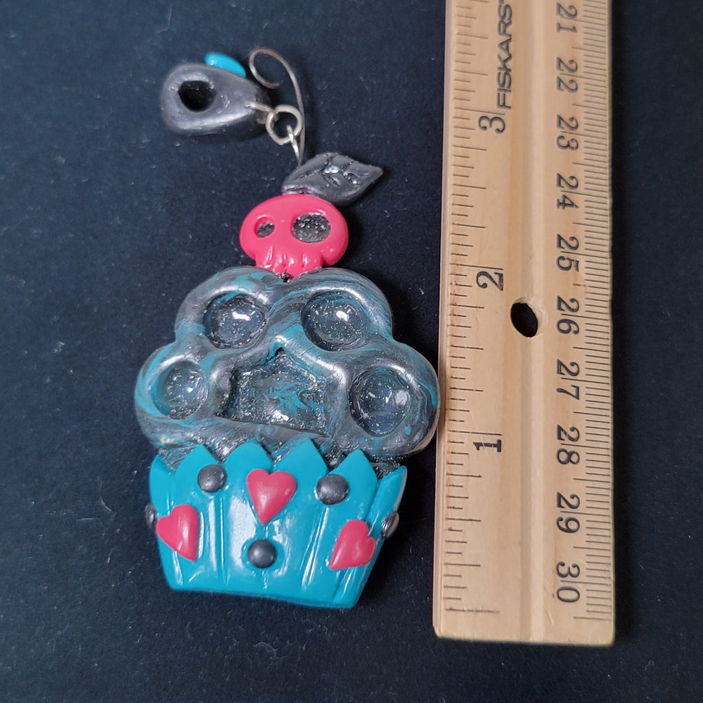 Decorative Cupcake-Shaped Pendant w/ Skull and Knuckle Duster Design